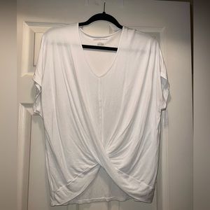 American Eagle white tee